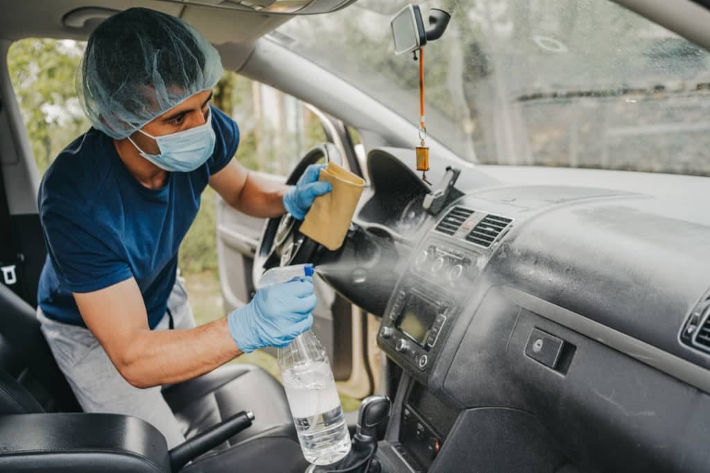 Hygienische Desinfektion aller Kontaktflächen